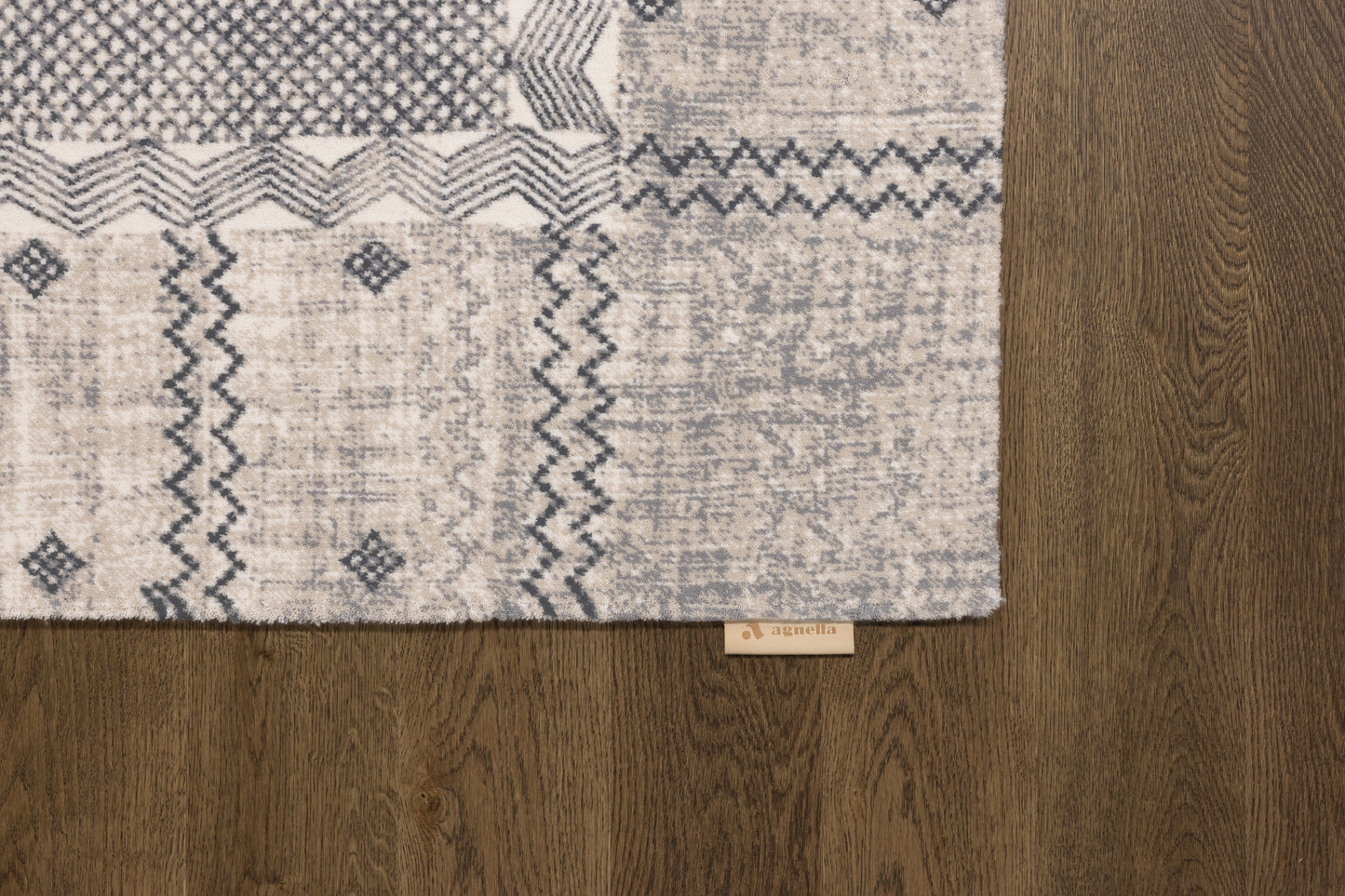 Agnella Rugs Design Discoveries V&A Collection TAPA Beige - Free Delivery